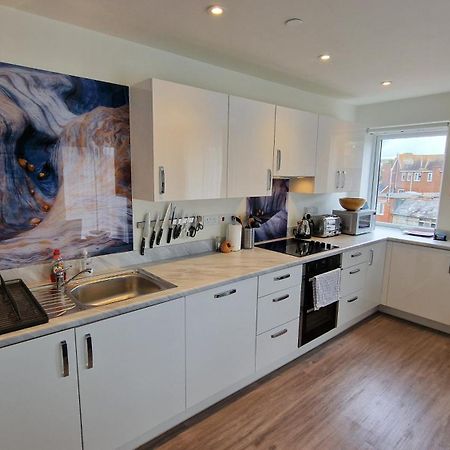 אקסמות' Number 10 Stunning Apartment, Fantastic Location! מראה חיצוני תמונה