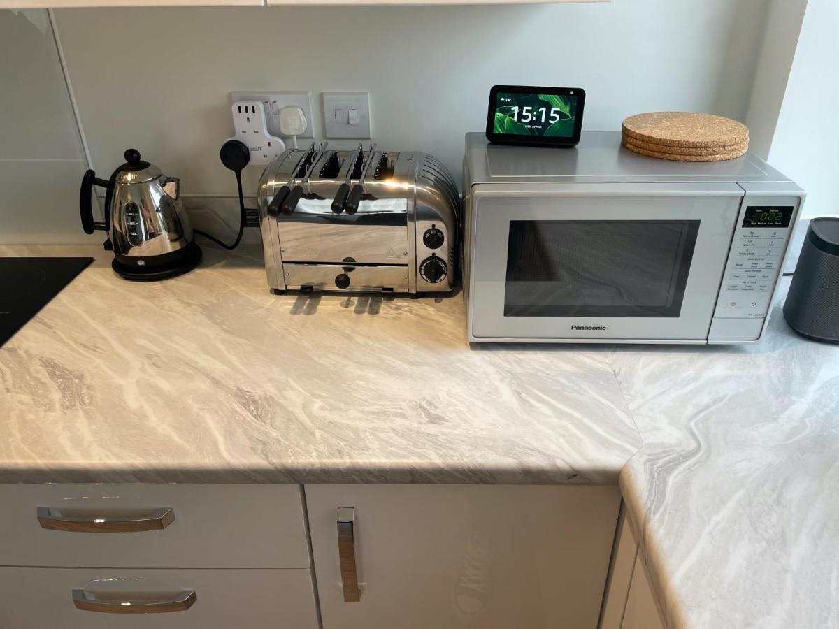 אקסמות' Number 10 Stunning Apartment, Fantastic Location! מראה חיצוני תמונה