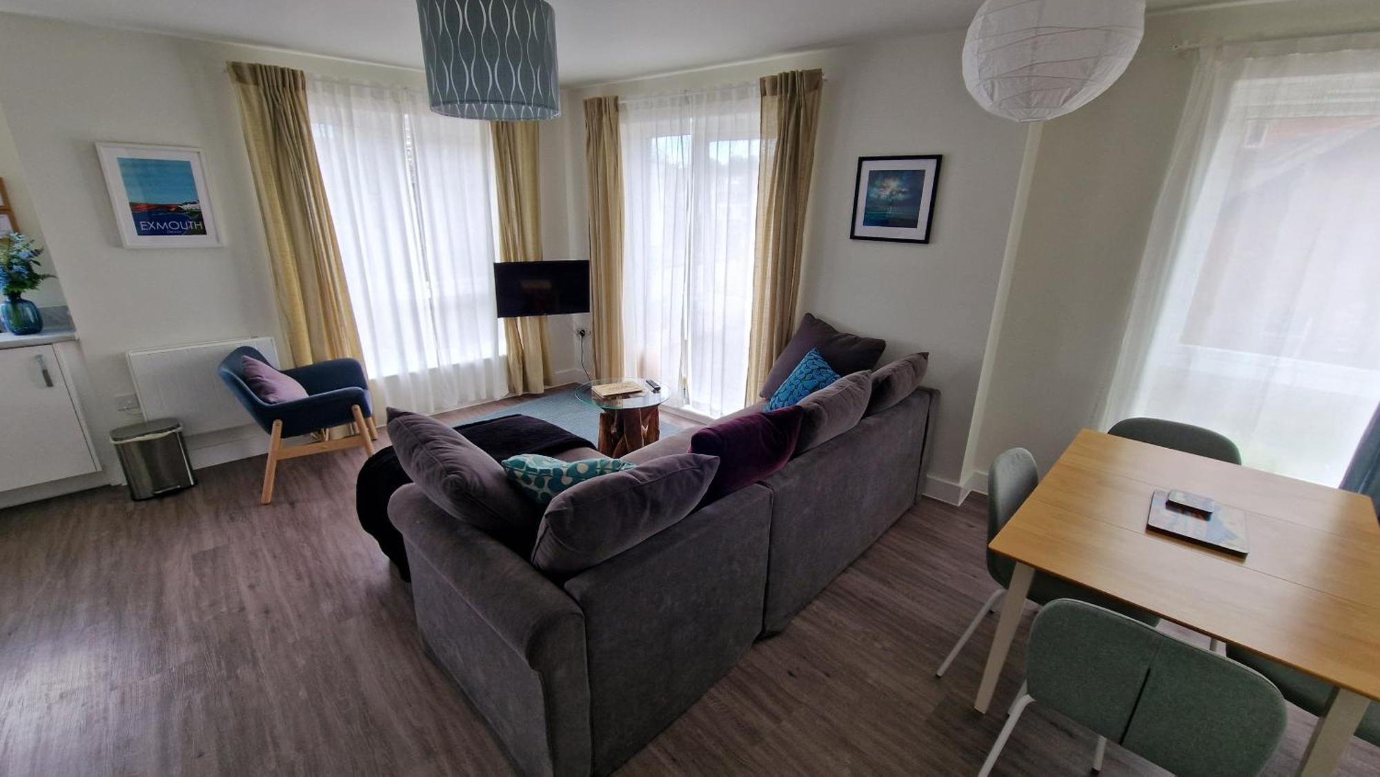 אקסמות' Number 10 Stunning Apartment, Fantastic Location! מראה חיצוני תמונה